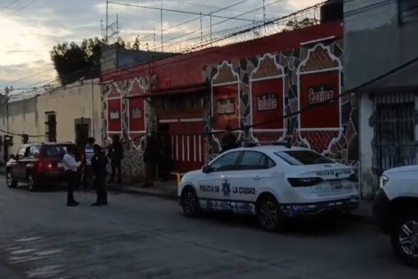 Fiscalía de Puebla realiza cateo en un Salón Jardín del municipio de San Felipe Hueyotlipan