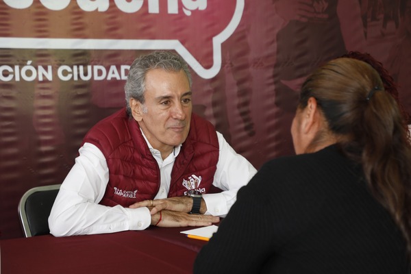 Vecinas y vecinos de la Junta Auxiliar de la Resurrección acudieron a plantear sus solicitudes, las cuales fueron escuchadas y canalizadas