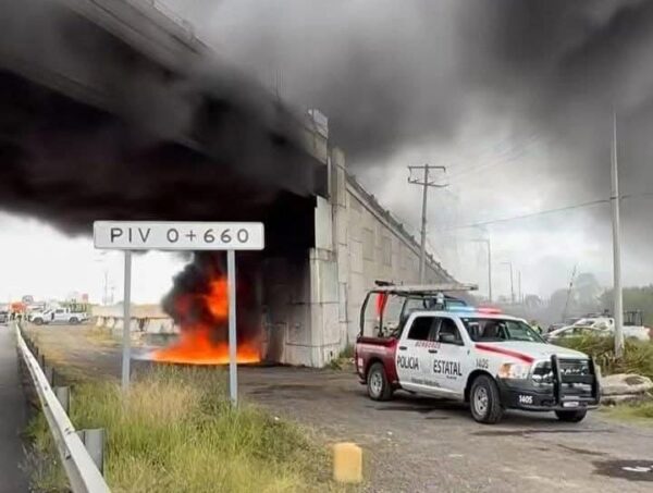 Sindicatos se enfrentan a balazos por disputan de obras de la autopista Puebla-Tlaxcala