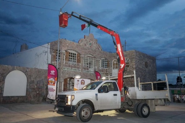 El Gobierno de la Ciudad intervino las luminarias en Santo Tomás Chautla que contaban con tecnología obsoleta y ahora tienen tecnología LED