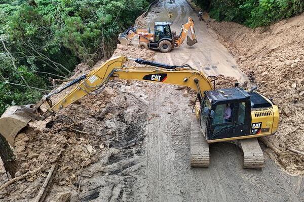 Con personal especializado y 47 unidades de los Módulos de Maquinaria trabajan para recuperar las carreteras dañadas por las lluvias
