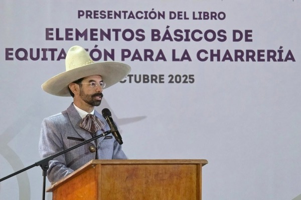 El autor de la obra, Humberto Arróniz Meza, expresó que el libro busca transmitir conocimientos técnicos de la equitación a la charrería