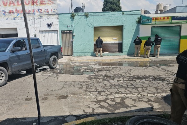 Elementos de la Unidad Especializada en Investigación de Robo de Vehículo de la FGE realizaron un operativo y un cateo en la 46 Poniente