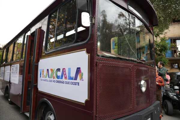 El presidente de Tlaxcala capital, Alfonso Sánchez, dio el banderazo de salida de las nuevas rutas del Turibús, realizado en Val’Quirico