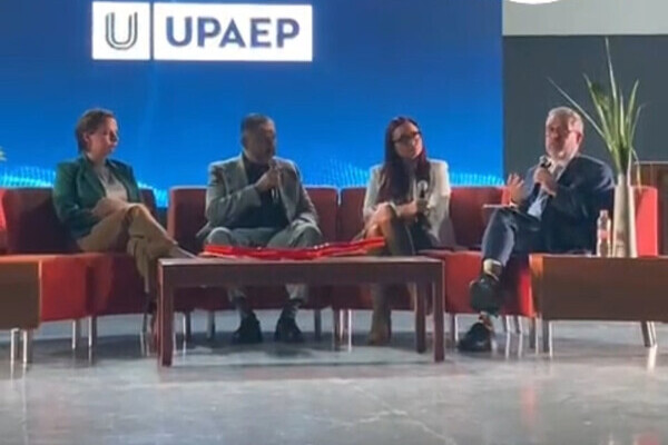 El Congreso Nómadas se llevó a cabo ante estudiantes e interesados del uso de la Inteligencia Artificial en la comunicación