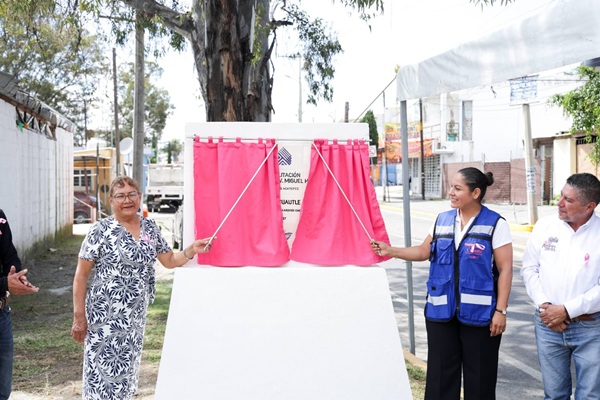 Impulsa Lupita Cuautle la rehabilitación vial en San Francisco Acatepec