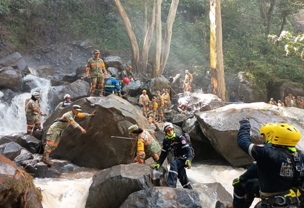 Lluvias en Puebla Sube a 18 la cifra de fallecidos; localizan muertos a dos ancianos en Naupan y a adolescente en Tlacuilotepec
