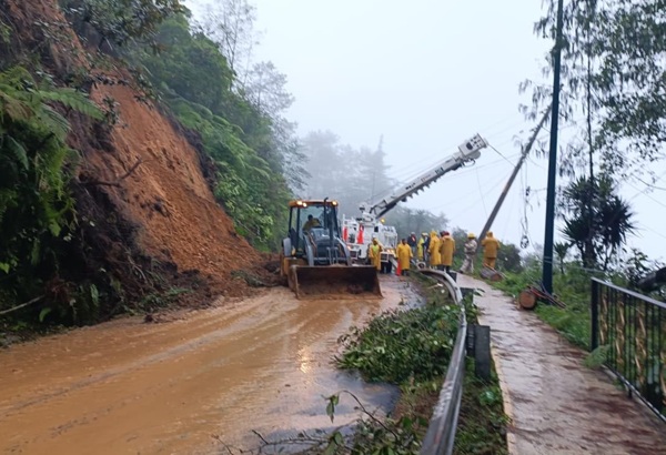 Lluvias torrenciales de las últimas horas afectan 982 kilómetros de carreteras en 5 estados