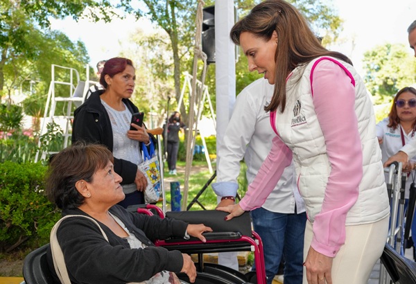 MariElise Budib y Pepe Chedraui entregaron 122 aparatos funcionales a personas con discapacidad