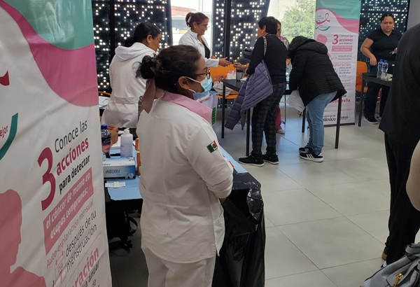 Realiza ISSSTE Puebla Jornada Rosa en las instalaciones del SNTE