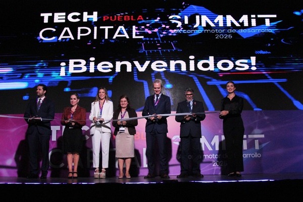 Tech Capital Puebla Summit 2025 registra 5 mil asistentes presenciales, 15 mil estudiantes conectados vía remota, además de 60 expertos