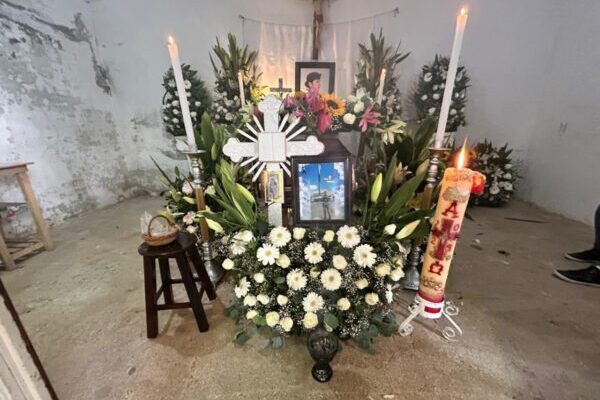 Stephany Carmona Rojas regresa a Ajalpan; su familia la despide entre lágrimas y la exigencia de justicia