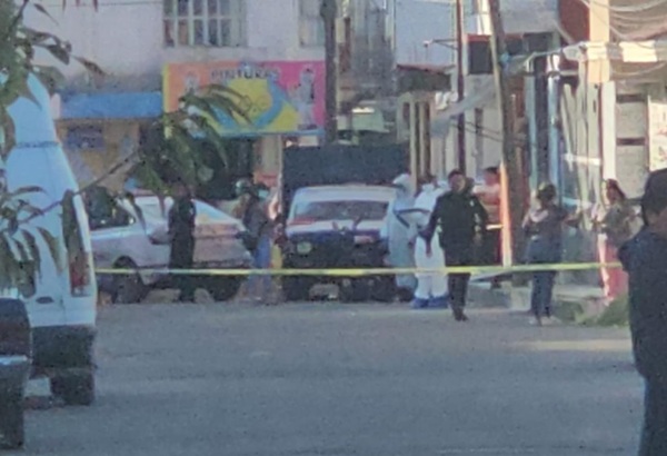 Sujetos en motocicleta asesinan a mecánico al interior de su taller en San Antonio Abad, Puebla