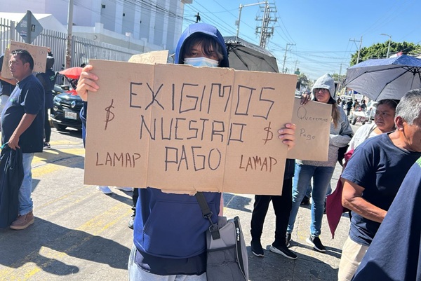 Trabajadores de limpieza del Hospital General del Sur protestan contra la empresa LAMAP