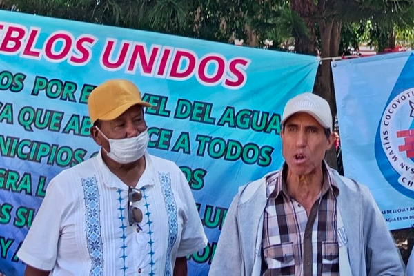 Vecinos de la unidad habitacional Pavigi denunciaron la presencia de maquinaria y policías donde pretenden excavar el pozo sin consentimiento