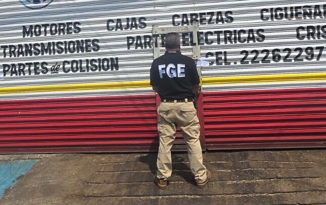 FGE Puebla reporta que hubo cateo a 15 locales y bodegas de la 46 poniente; asegura placas y autopartes robadas
