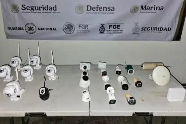 El crimen armó de una red de videovigilancia de alta gama, pues algunos de los dispositivos desmontados son avanzados, como las cámaras PTZ