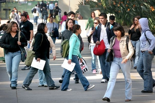 El Doctor Raúl Alejandro Miranda impartió la conferencia virtual “Neurodiversidad dentro del ambiente universitario” por invitación de la UATx