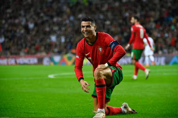 Cristiano Ronaldo fue galardonado con el Globo Prestigio en la gala de los Globos de Fútbol de Portugal, demostró su amor por la selección