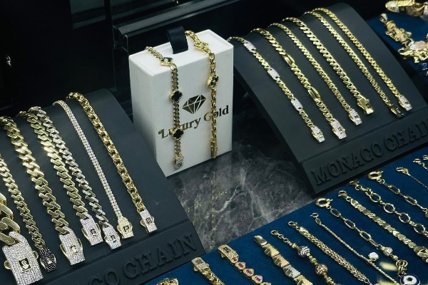 Asaltan dos joyerías en Puebla este sábado en Lomas de Angelópolis y el Centro Histórico