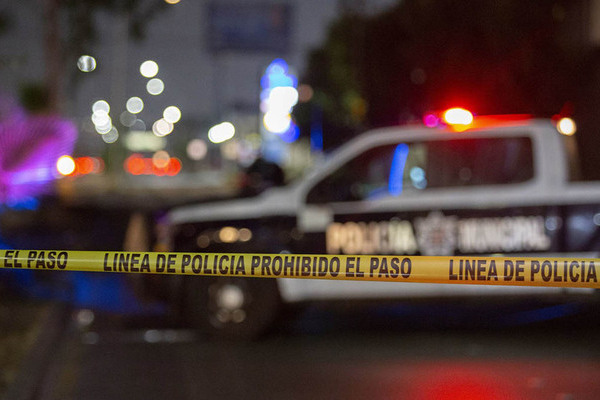 Fueron localizados los cadáveres de la mujer de aproximadamente 40 años y de un niño de 10 años, en un terreno de Sanctórum cerca de Zotoluca