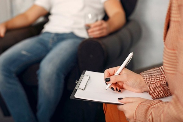 Realizaron una clase espejo sobre las “Técnicas en Psicoterapia Humanista” además de las “Bases y Enfoques Generales de la Psicoterapia”