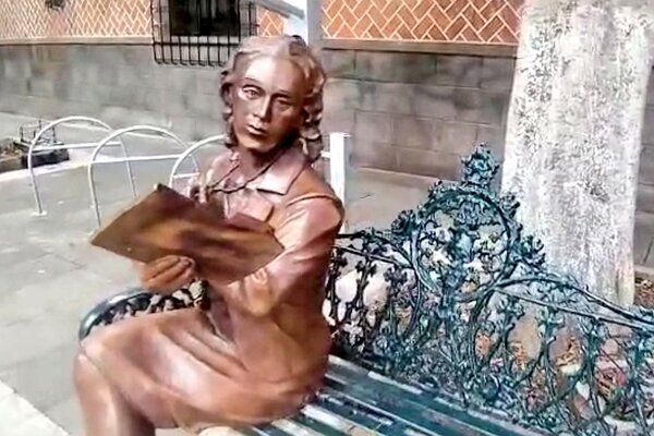 Con su reubicación, la escultura de Elena Garro podrá ser visitada con mayor facilidad por la comunidad estudiantil de la BUAP