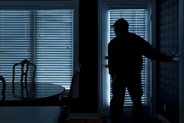 Una mujer de 71 años fue víctima de un violento robo el sábado en la madrugada en su domicilio en el municipio de Santa Cruz Tlaxcala