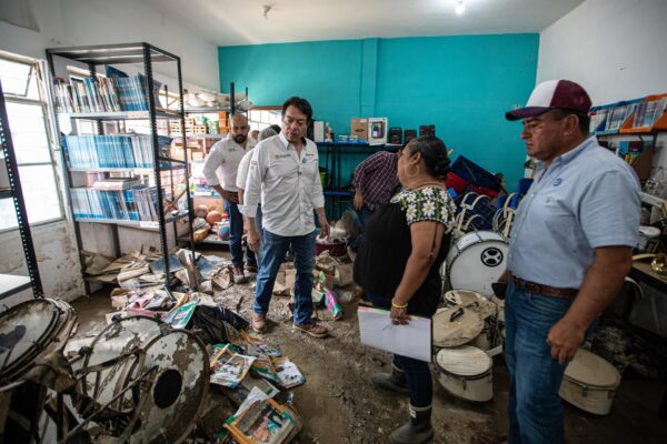 Lluvias en Puebla: SEP federal anuncia reposición de útiles escolares y Libros de Texto Gratuitos