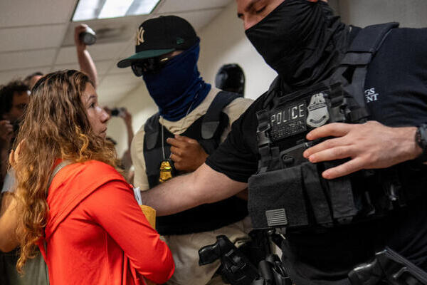 Los tribunales de inmigración de EE.UU. se han visto plagados por falta de recursos, autoridad e independencia judicial desde sus inicios