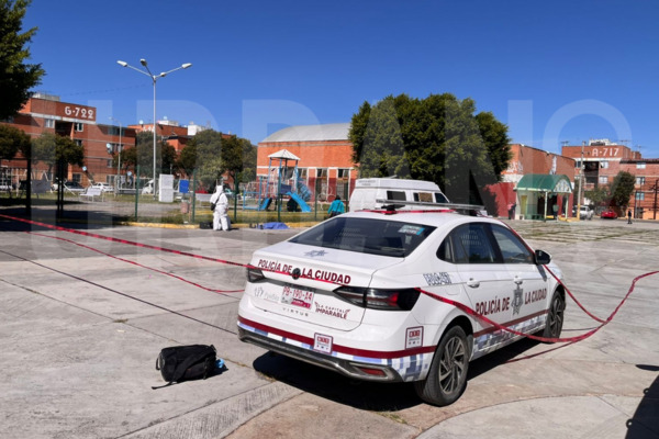 Al Infonavit de San Bartolo llegaron paramédicos y confirmaron que el hombre ya no contaba con signos vitales, ni huellas de violencia