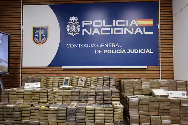 Fueron detenidas 20 personas que se dedicaban a la introducción de cocaína y metanfetamina para su distribución en España y países europeos