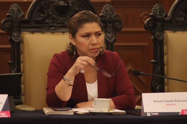 Lira hizo mención de solo una acusación, a pesar de que un reportero pregunto por diversas quejas de la anterior titular, Araceli Caselin