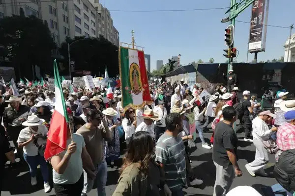Es imposible que la derecha logre mimetizarse en las calles o confundir a la gran masa social que hoy respalda a la presidenta