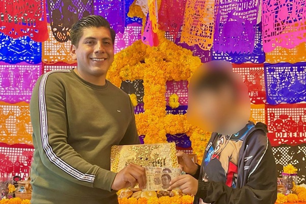 Alcalde de Mazatecochco,Tlaxcala, se compara con Carlos Manzo, tras ser golpeado por un objeto en evento del Día de Muertos