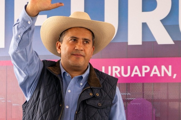 Asesinan al alcalde de Uruapan, Carlos Manzo, frente a su familia y en plena celebración del Festival de Velas