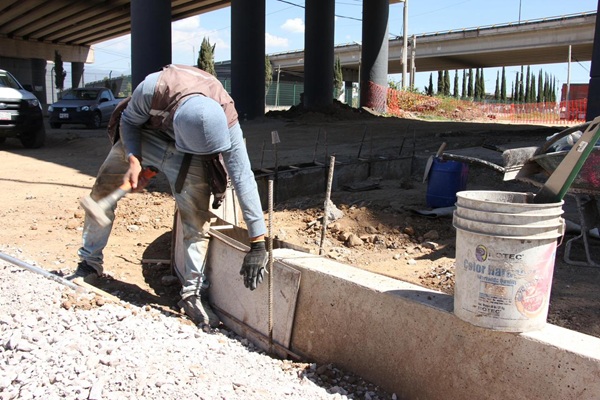Ayuntamiento de Puebla avanza en 13 de 35 obras para rehabilitación vial en la colonia Santa Margarita