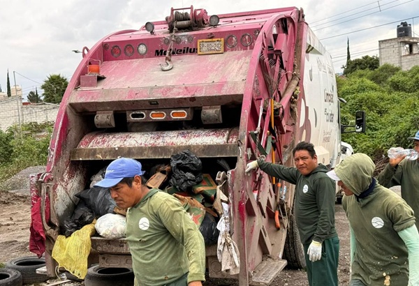 Ayuntamiento de Puebla garantiza recolección de basura, seguridad, limpia, chapeo e iluminación por puente revolucionario