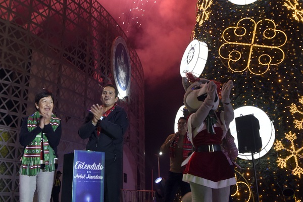 BUAP Ciudad Universitaria enciende el espíritu navideño