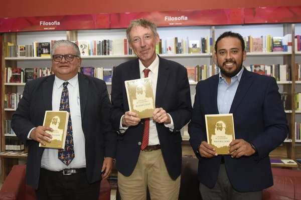 BUAP | Presentan “Los malos de la historia: Maximiliano”, obra del historiador español, Will Fowler