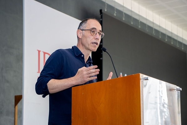 Cordura, pausa y el bien común José María Rodríguez, SJ, habla de La sociedad furiosa