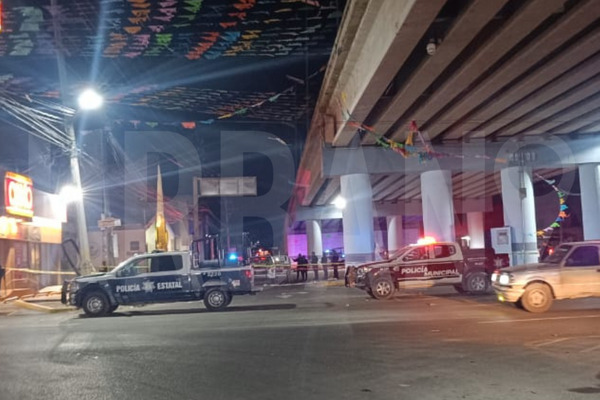 Sujetos dispararon contra los policías de Huixcolotla y dos murieron en el lugar, mientras que la comandantela falleció en el traslado