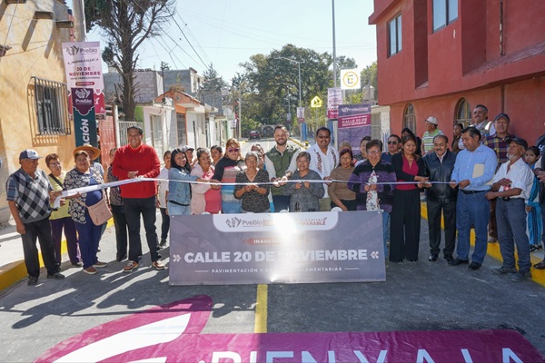 Entrega Ayuntamiento de Puebla trabajos de pavimentación en la Junta Auxiliar de San Pablo Xochimehuacán