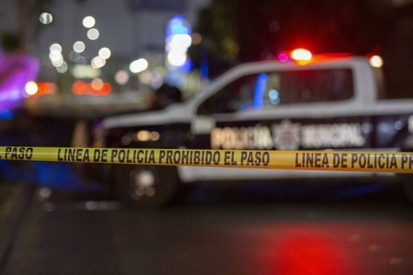 Una funcionaria de la Fiscalía de Tlaxcala murió tras ser atropellada por dos vehículos, al intentar auxiliar a un automovilista varado