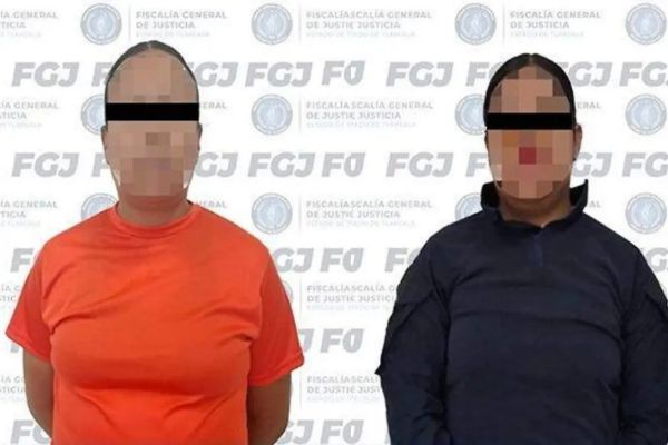Lizbeth N. y Lesly N., las expolicías de Chiautempan, habrían participado en las agresiones físicas que provocaron la muerte de la víctima