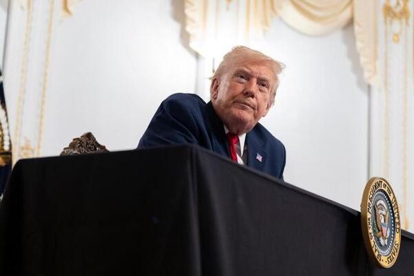 El mensaje se produce después una conversación telefónica entre Donald Trump y el presidente de Venezuela para explorar un encuentro