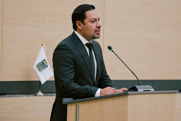 Andrés Villegas negó un regaño del gobernador Armenta por la ausencia de liderazgos del partido que respondan al golpeteo del panismo