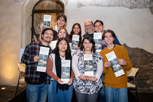 Por primera vez, la Gaceta Literaria de la IBERO salió del campus y fue presentada en la librería Profética en el Centro Histórico