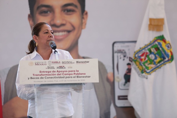 Gobierno de Puebla amplía conectividad digital; 2 mil jóvenes en Xicotepec reciben becas del Bienestar