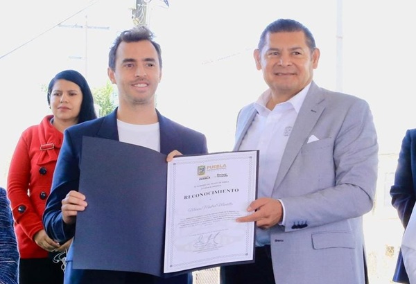 Gobierno de Puebla celebra trayectoria olímpica del tenismesista poblano Marcos Madrid